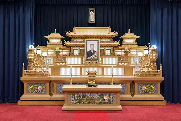 Aコースの白木祭壇